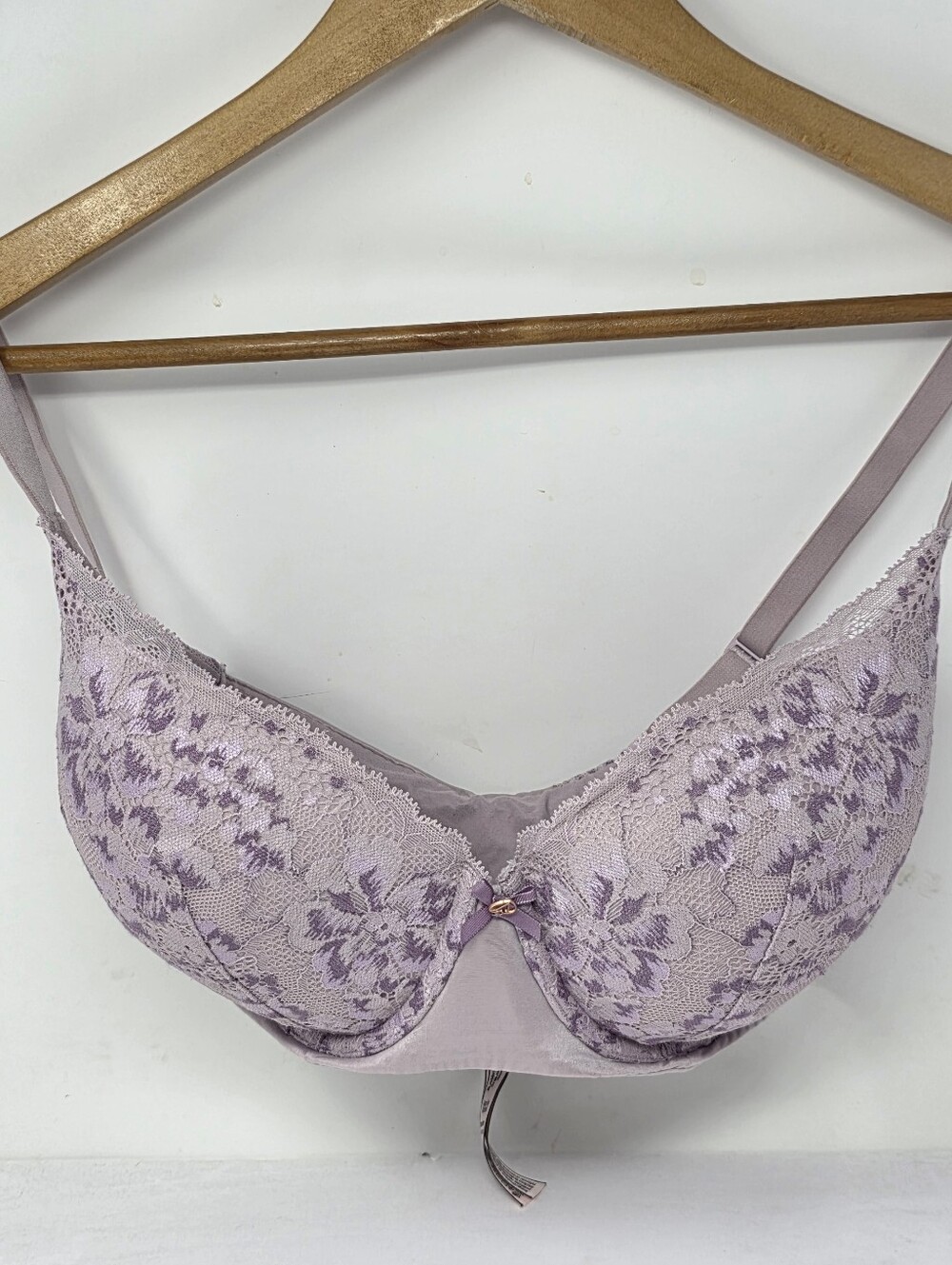 Victoria's Secret 38D Body Lined Demi Pink Floral Lace Bra Criss Cross Straps